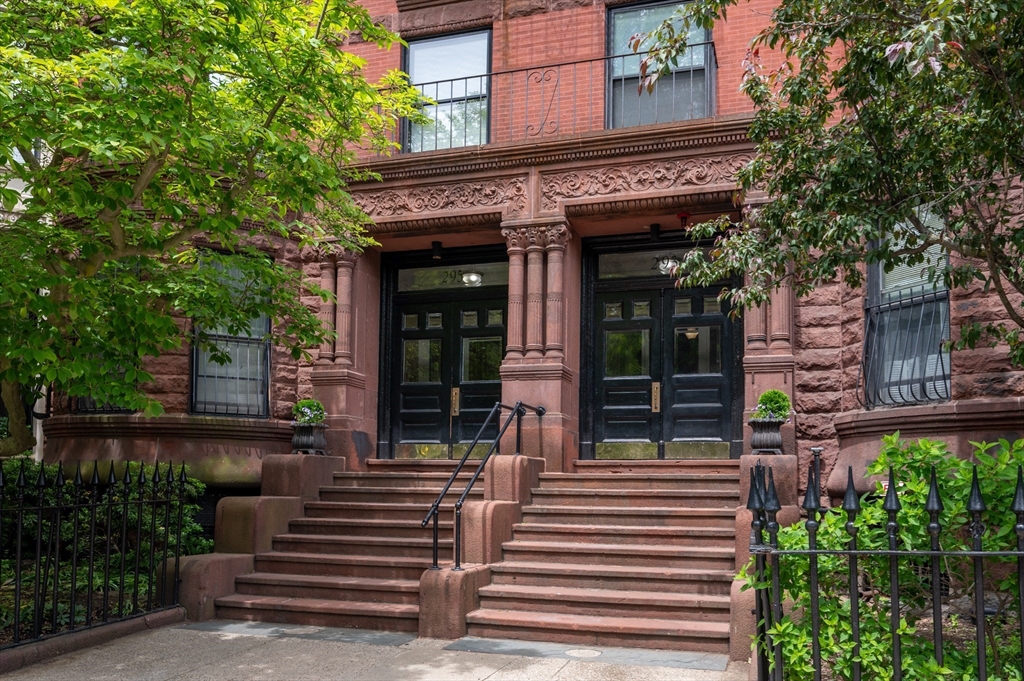 293-295 Commonwealth Ave. # 3B