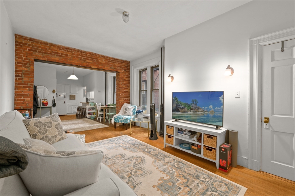 293-295 Commonwealth Ave. # 3B