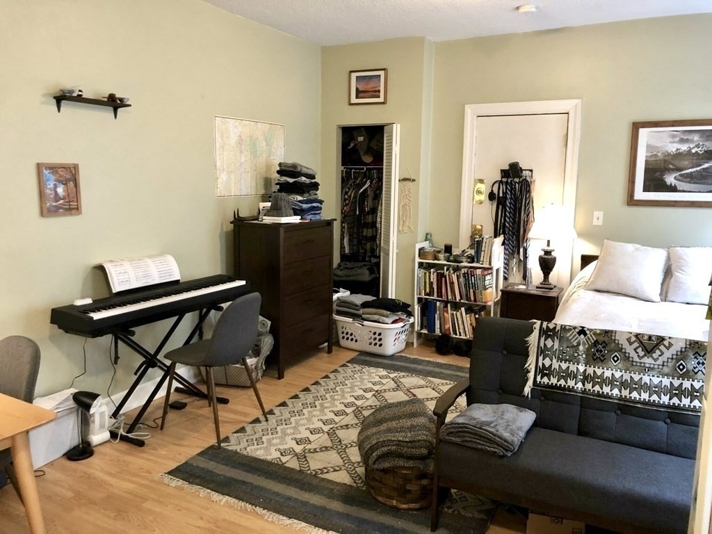 1419 Commonwealth Ave # 302