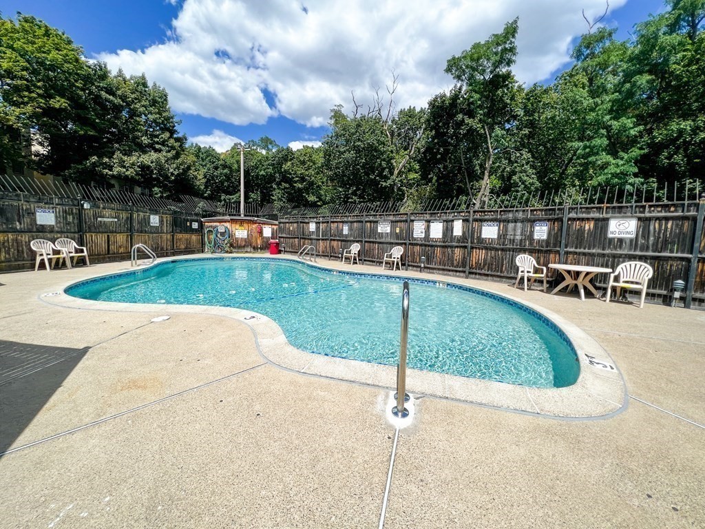 1419 Commonwealth Ave # 302