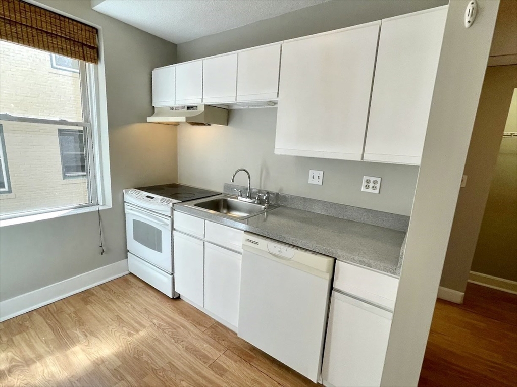 1419 Commonwealth Ave # 302