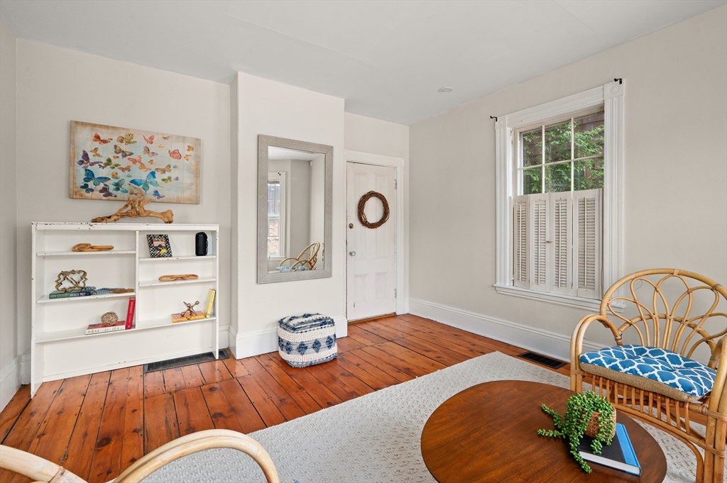 148-150 Pleasant St # 2, Marblehead Unit: 2