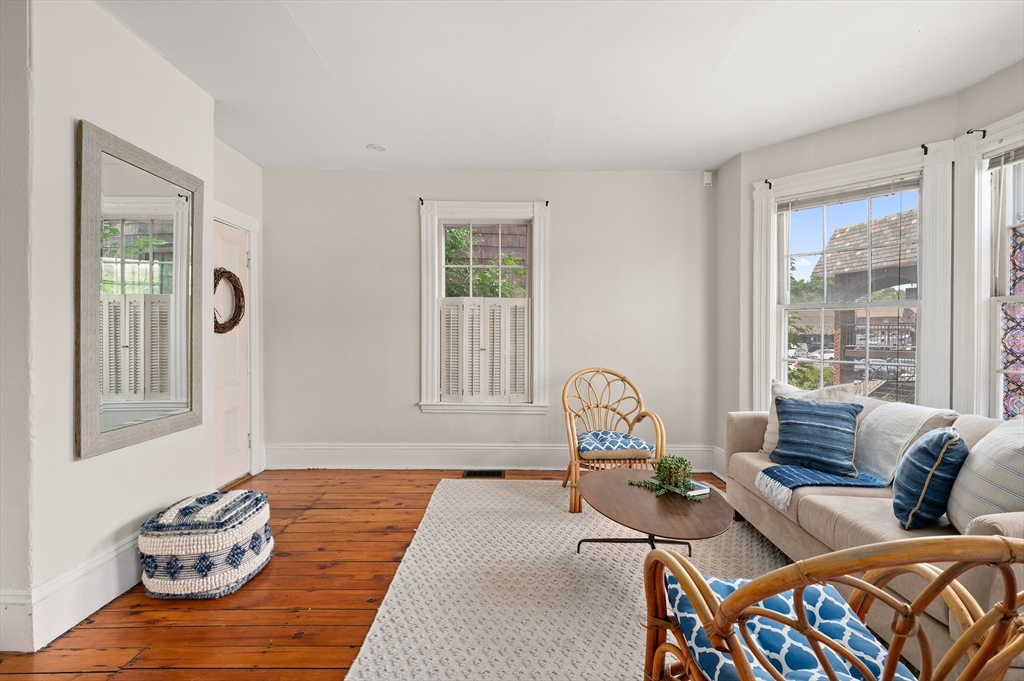 148-150 Pleasant St # 2, Marblehead Unit: 2