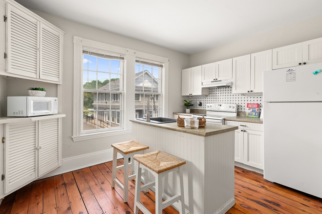 148-150 Pleasant St # 2, Marblehead Unit: 2