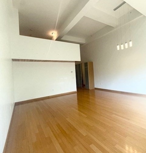 290 Pleasant St. # 318