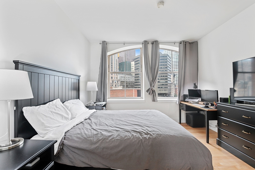 181 Essex # E702