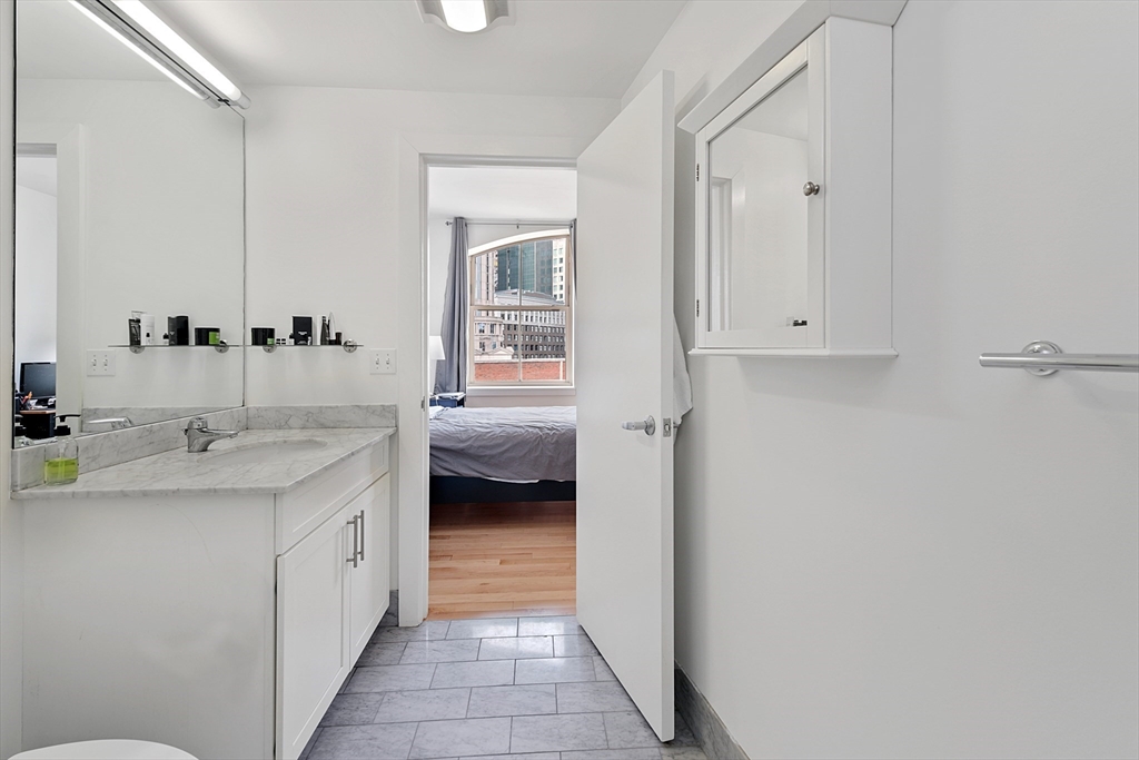 181 Essex # E702