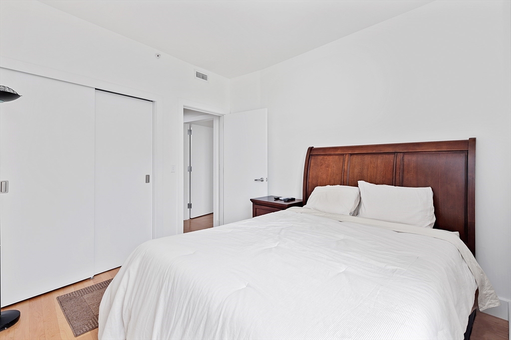 181 Essex # E702