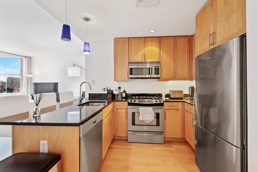 181 Essex # E702