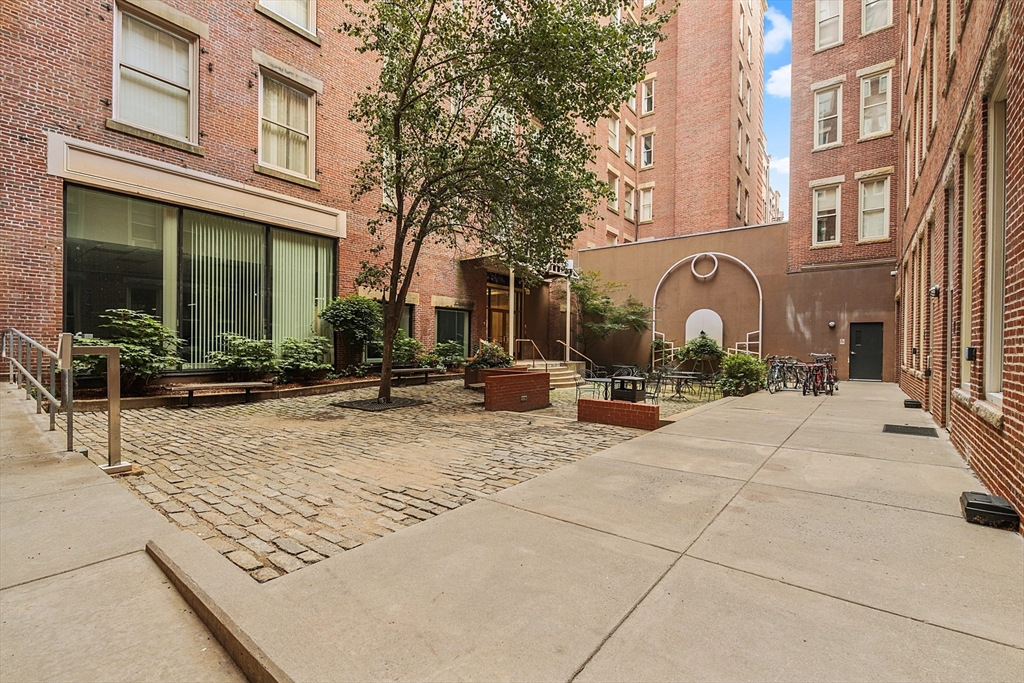 181 Essex # E702