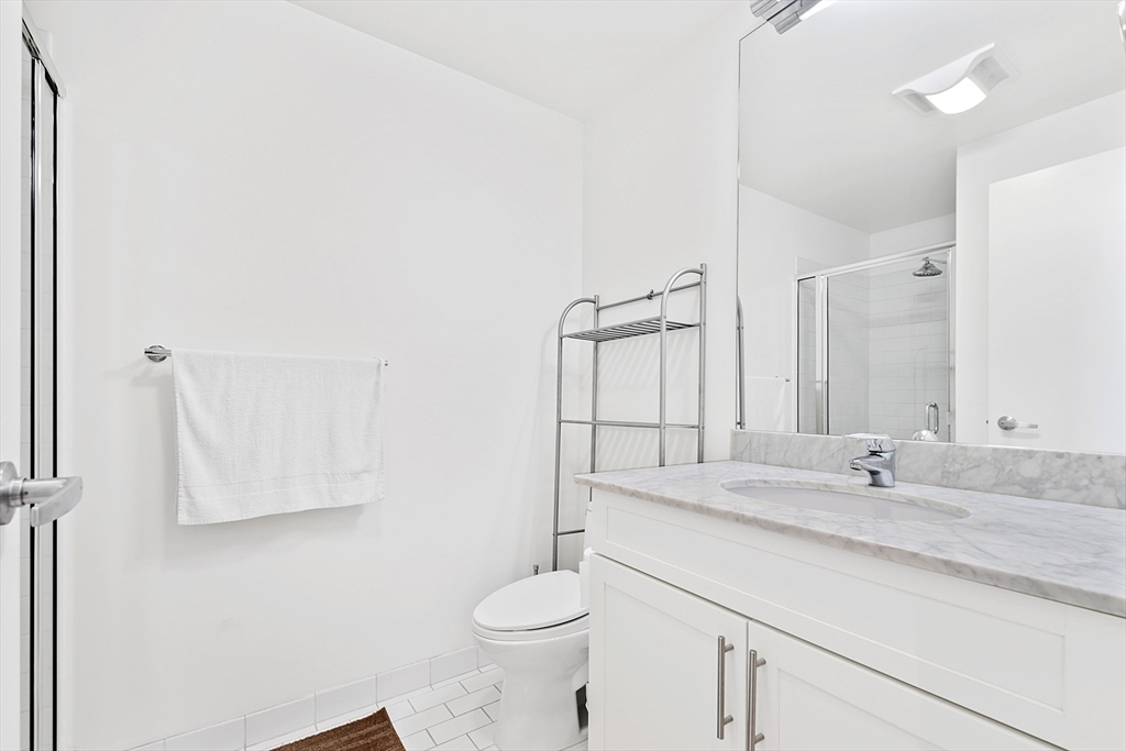 181 Essex # E702