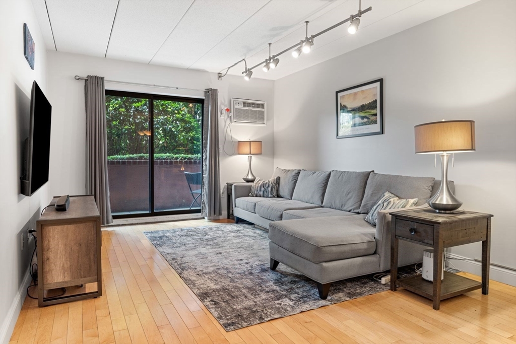 135 Franklin St # 101