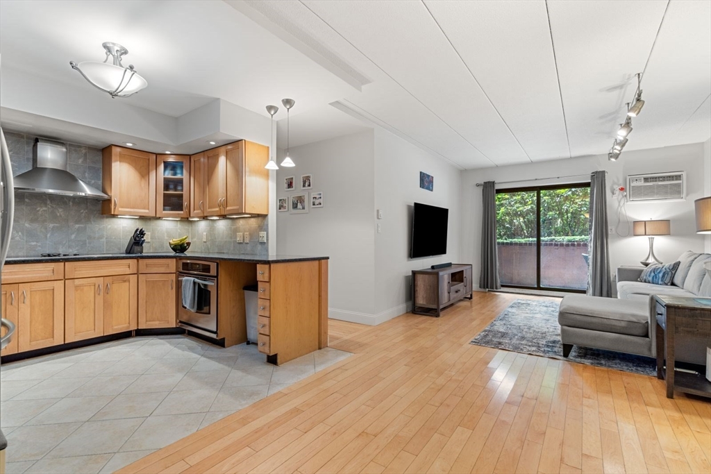 135 Franklin St # 101