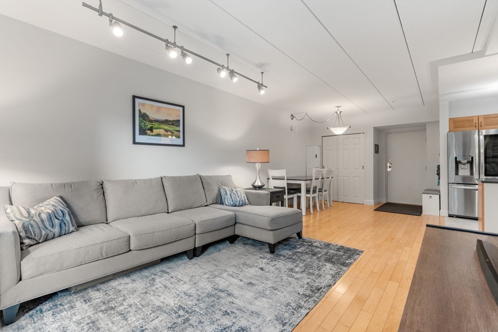 135 Franklin St # 101