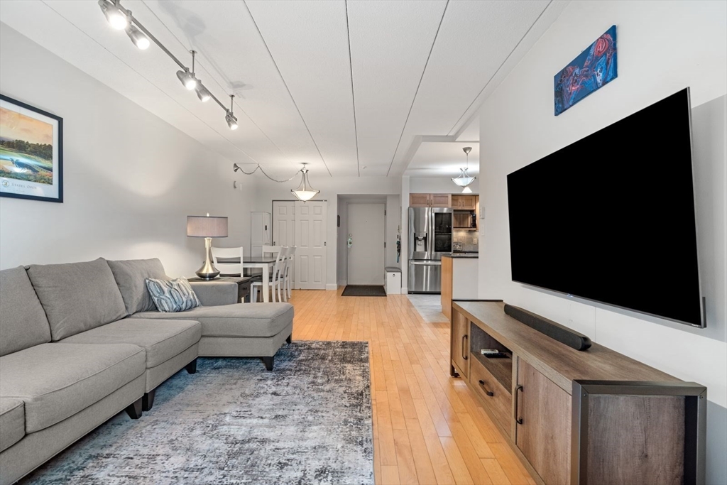 135 Franklin St # 101