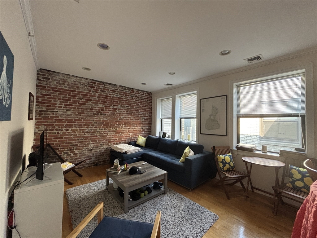 454 Hanover Street # 8