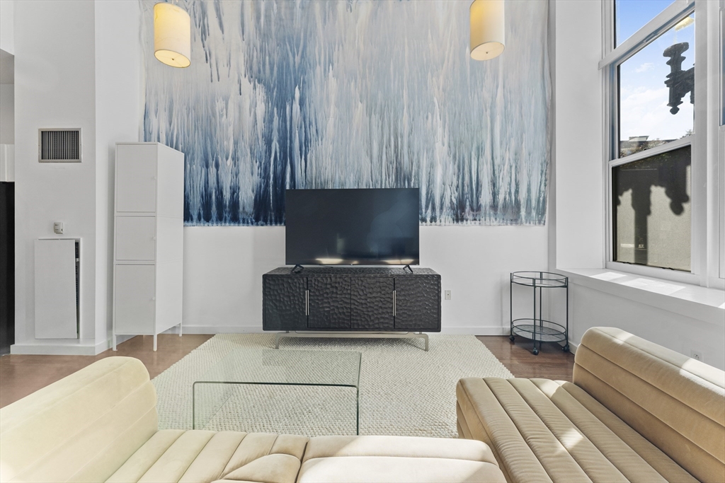 88 Kingston Street # 1F