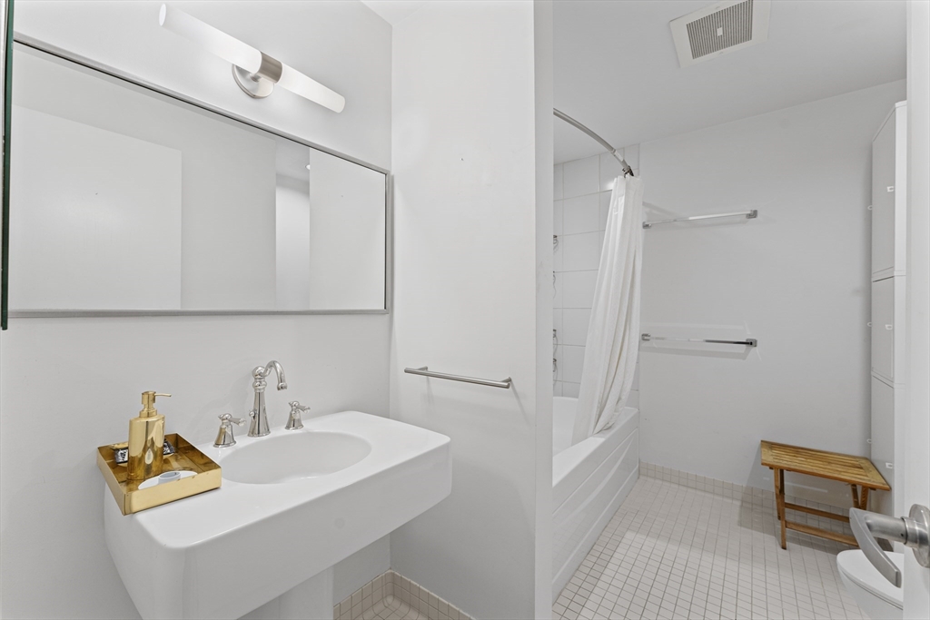 88 Kingston Street # 1F