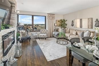 65 East India Row # 24C