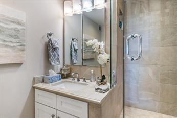 65 East India Row # 24C