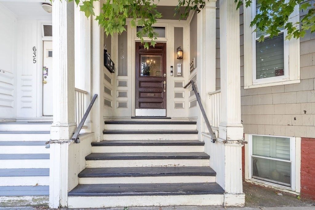 633 E 7th # 3