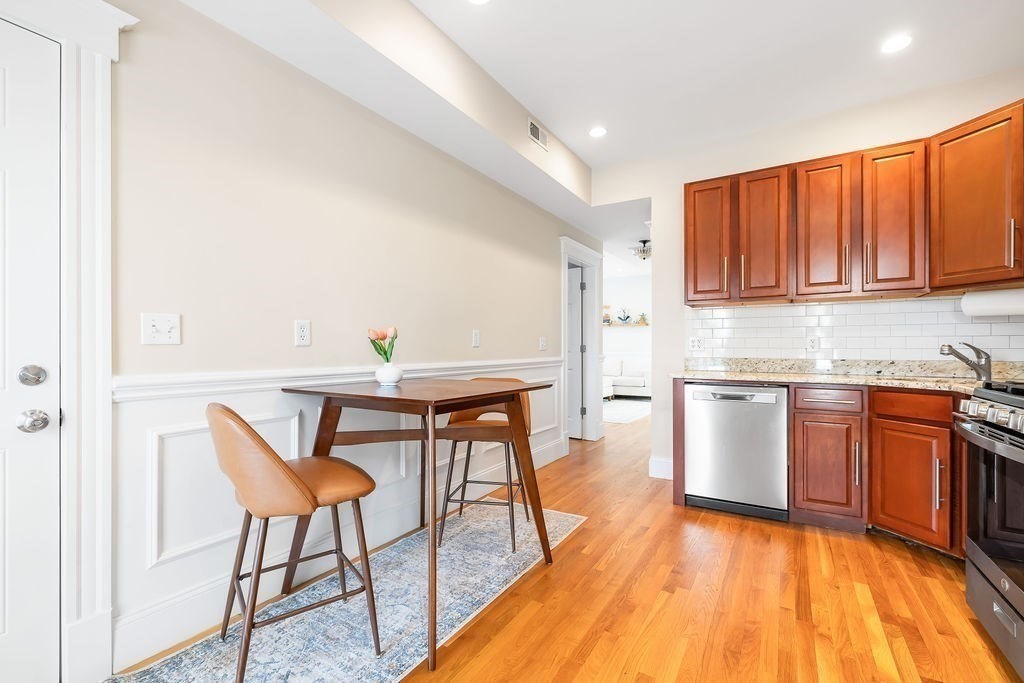 633 E 7th # 3