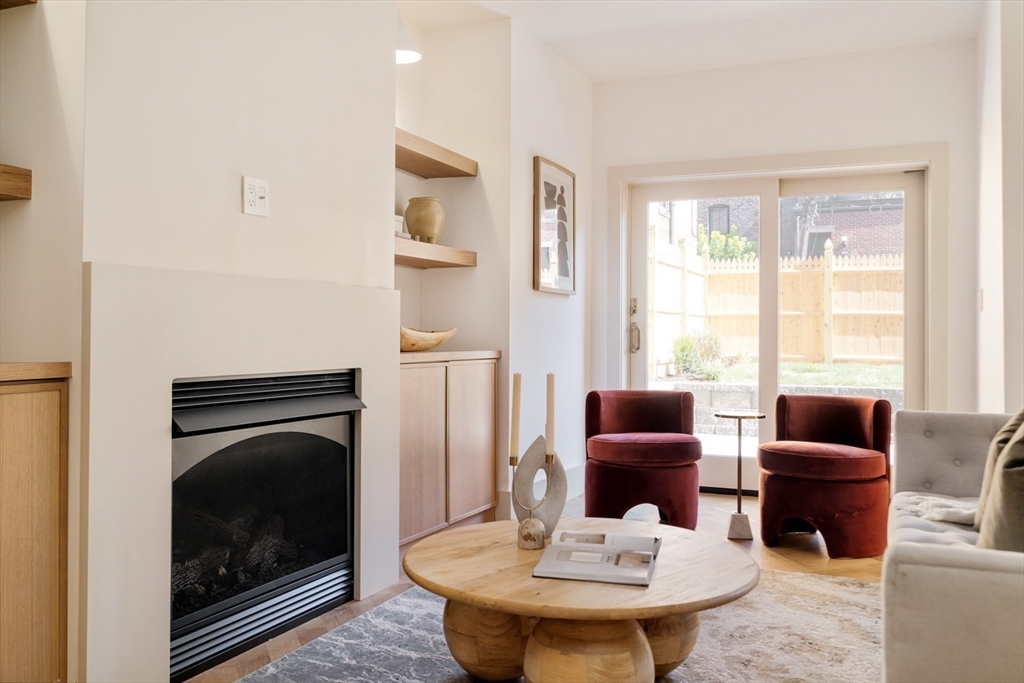 21 Wellington St # 1