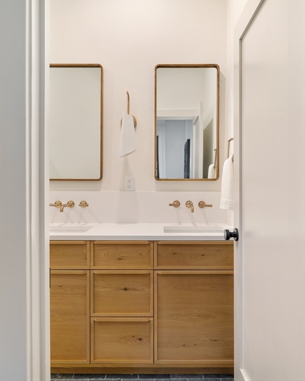 21 Wellington St # 1