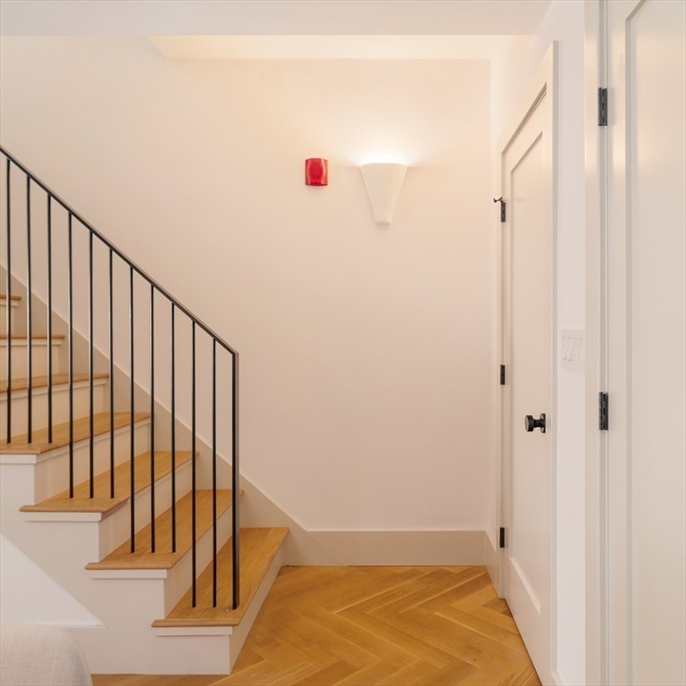 21 Wellington St # 1