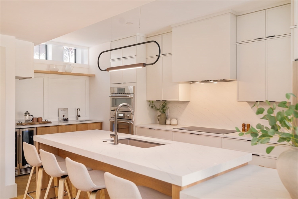 21 Wellington St # 1