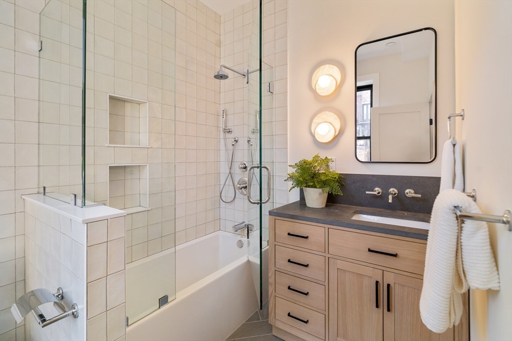 21 Wellington St # 1