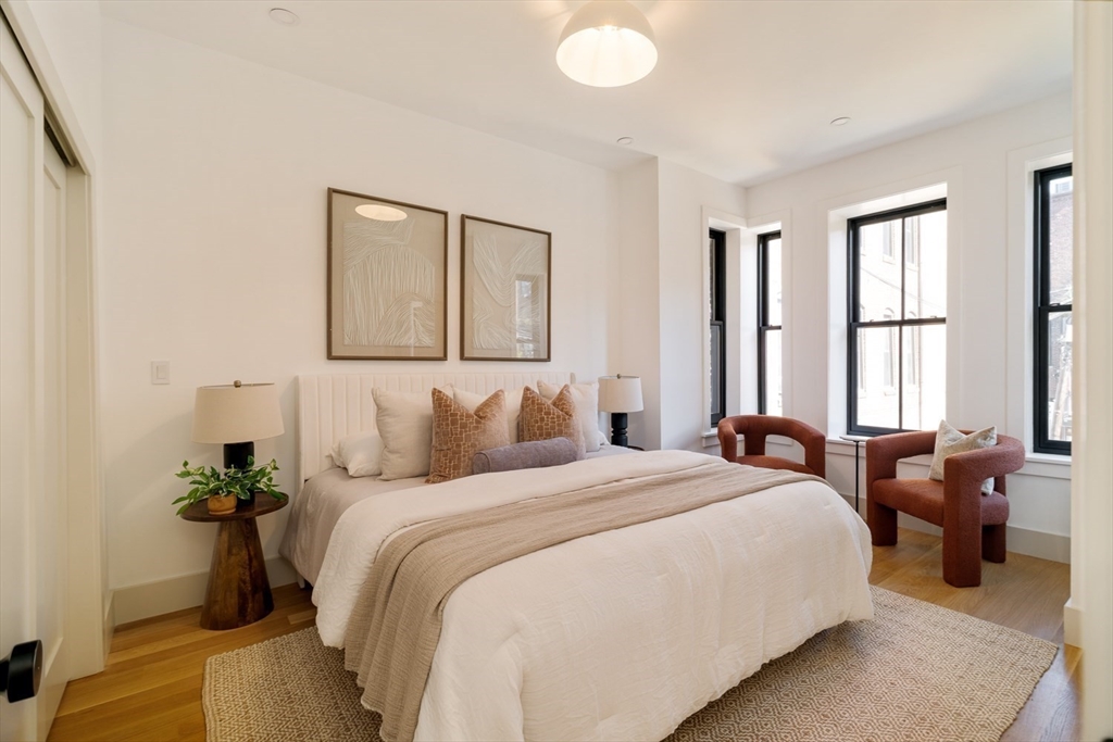 21 Wellington St # 1