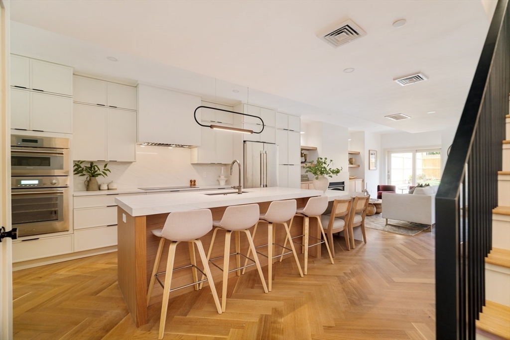 21 Wellington St # 1