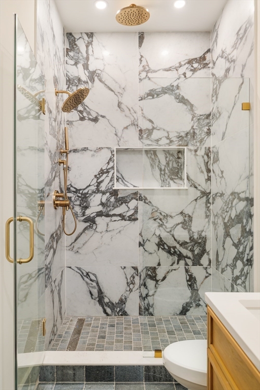 21 Wellington St # 1