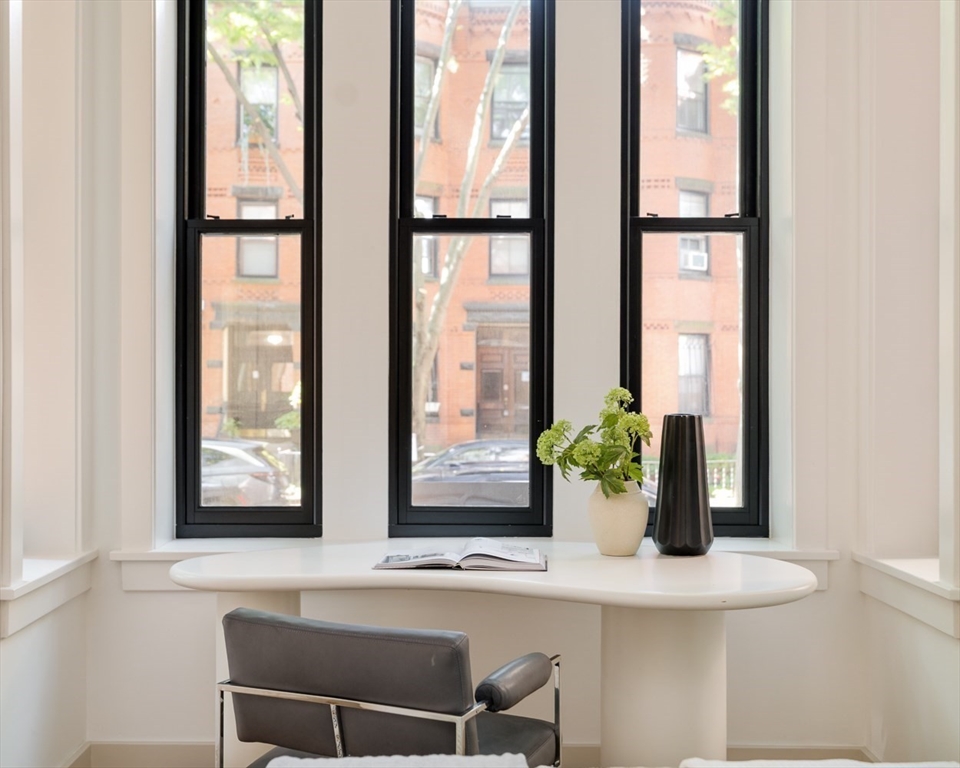 21 Wellington St # 1