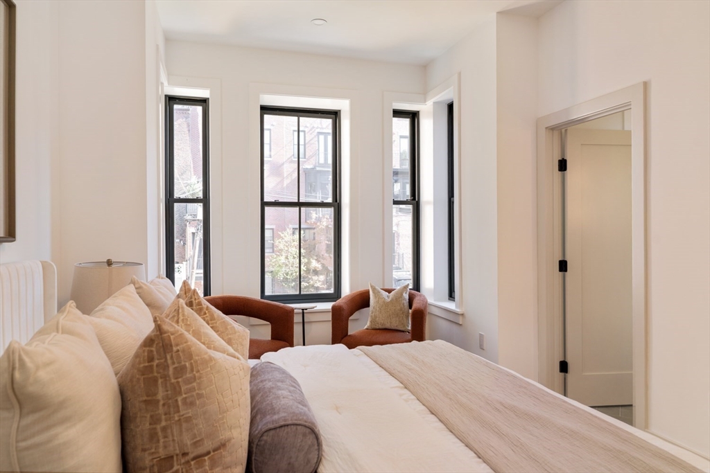 21 Wellington St # 1