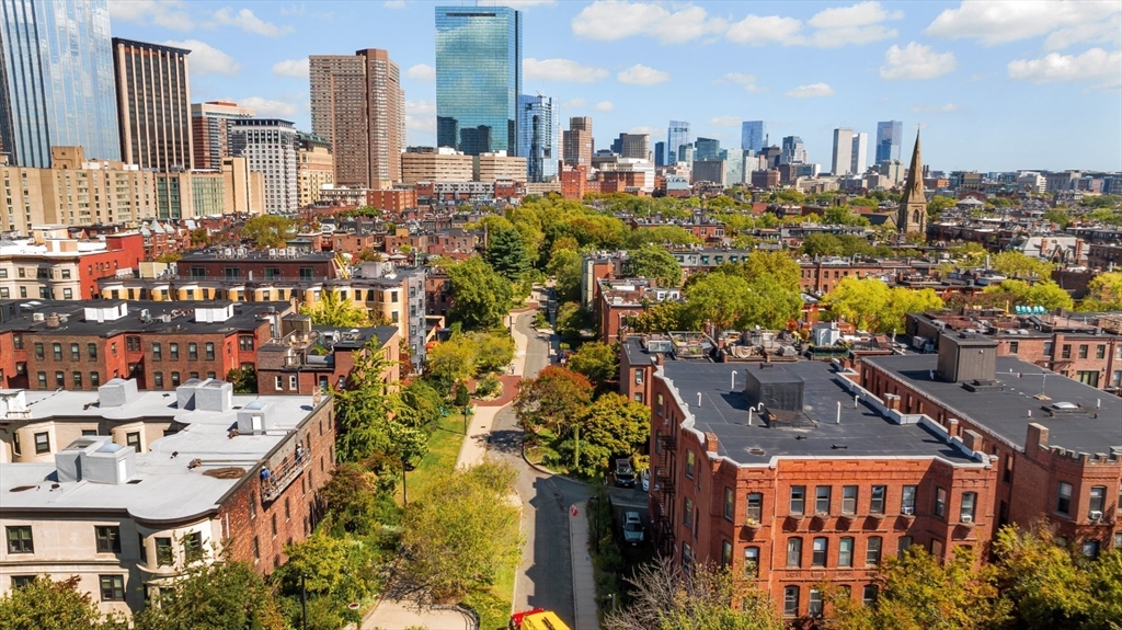 21 Wellington St # 1