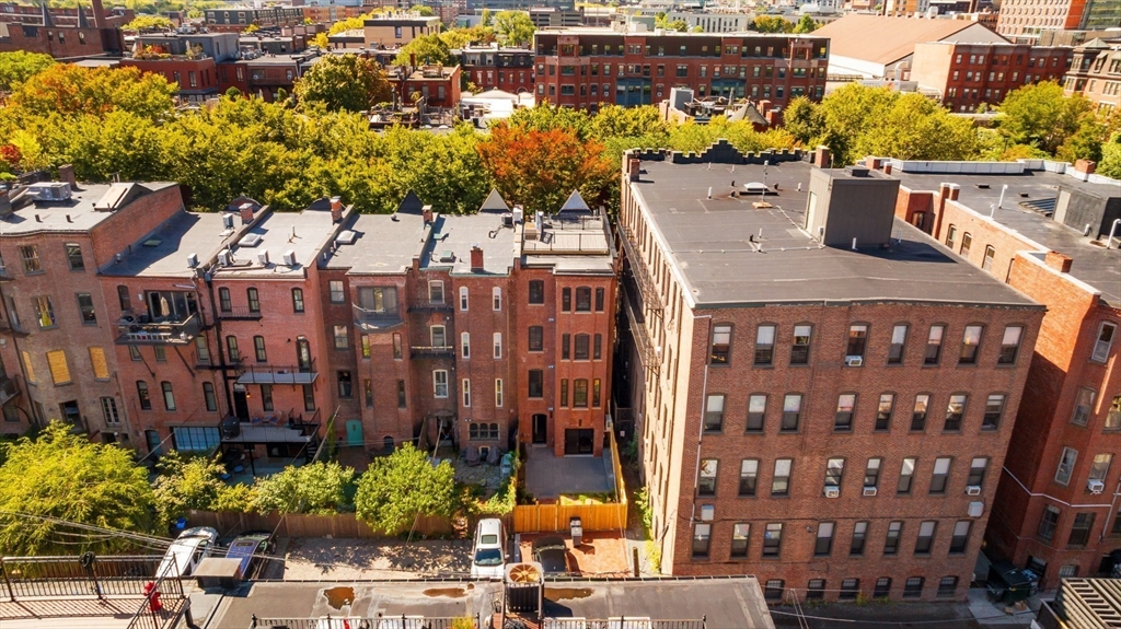 21 Wellington St # 1