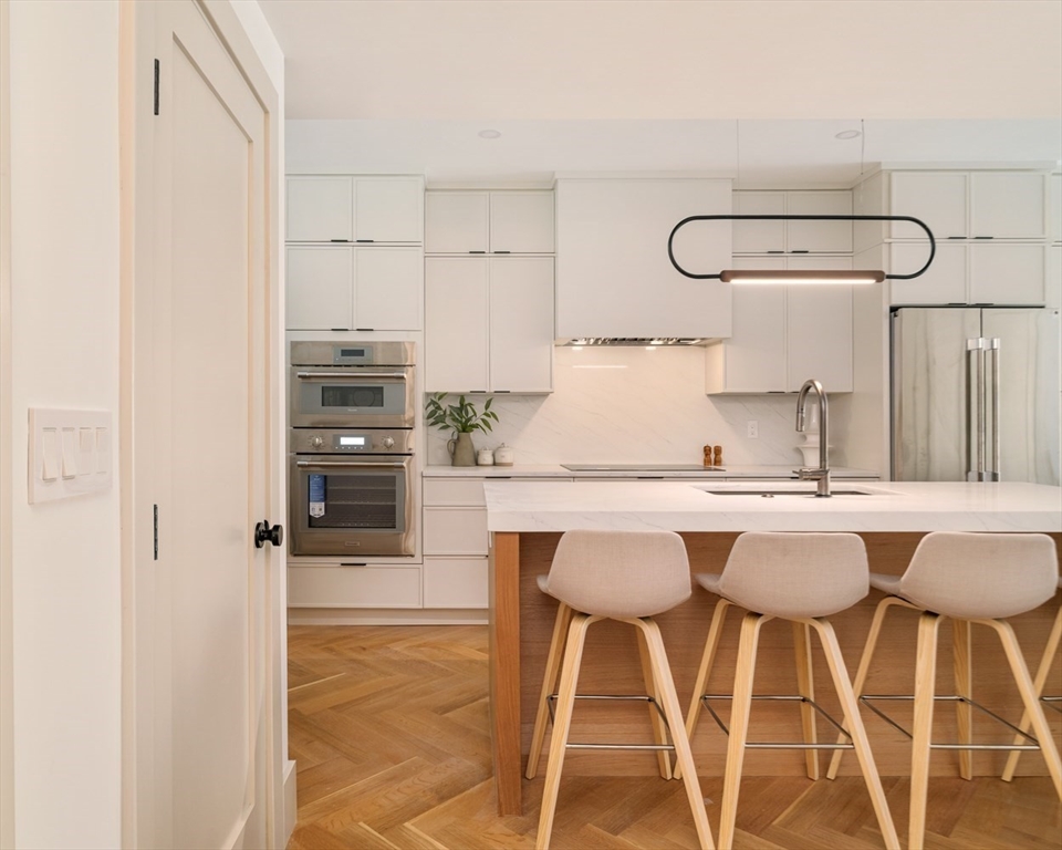 21 Wellington St # 1