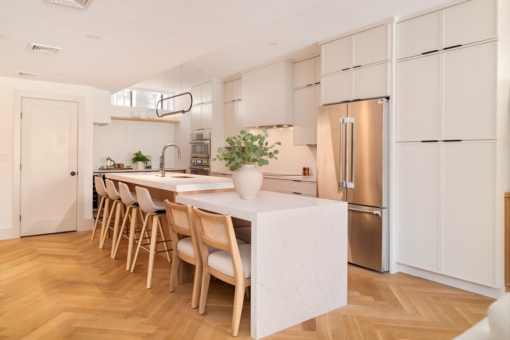 21 Wellington St # 1