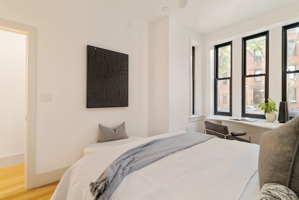 21 Wellington St # 1