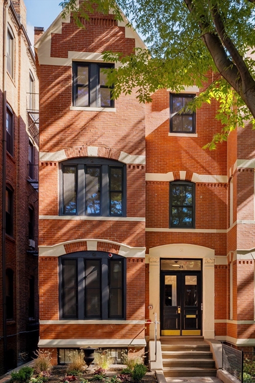 21 Wellington St # 1