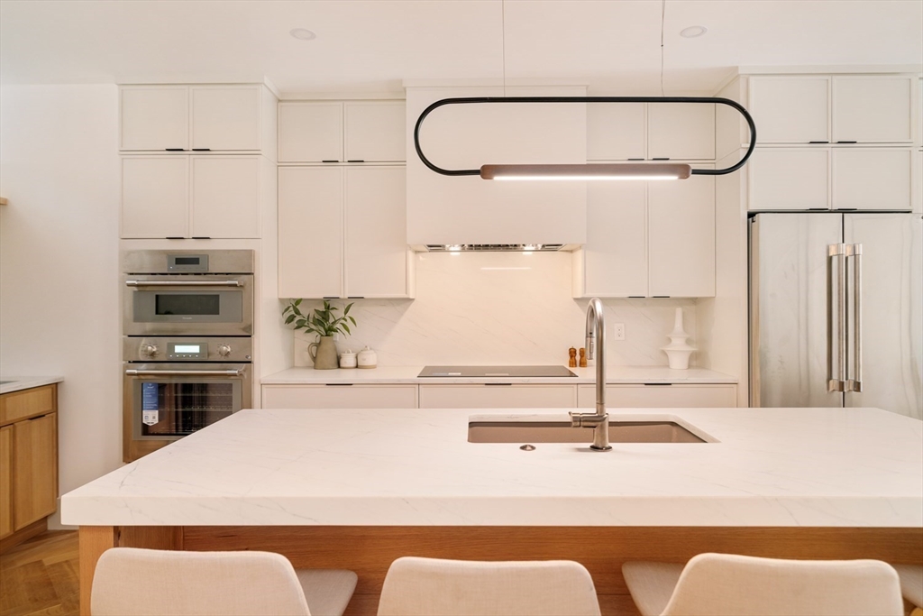 21 Wellington St # 1