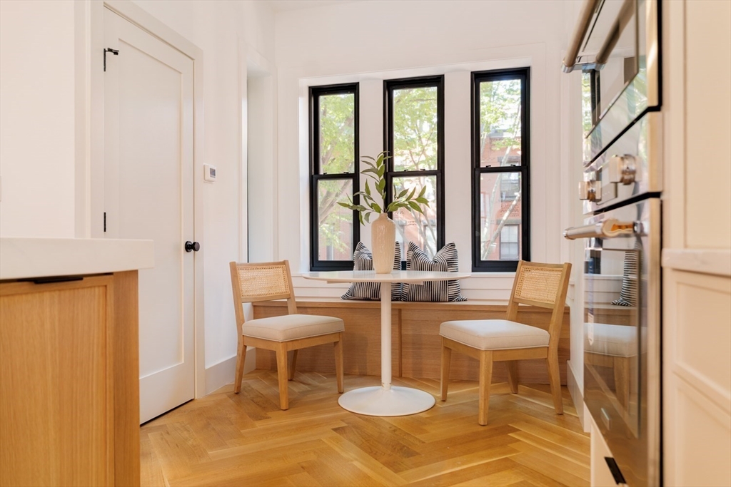 21 Wellington St # 2