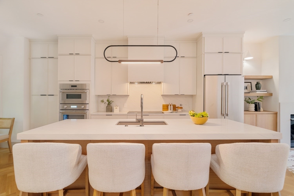 21 Wellington St # 2