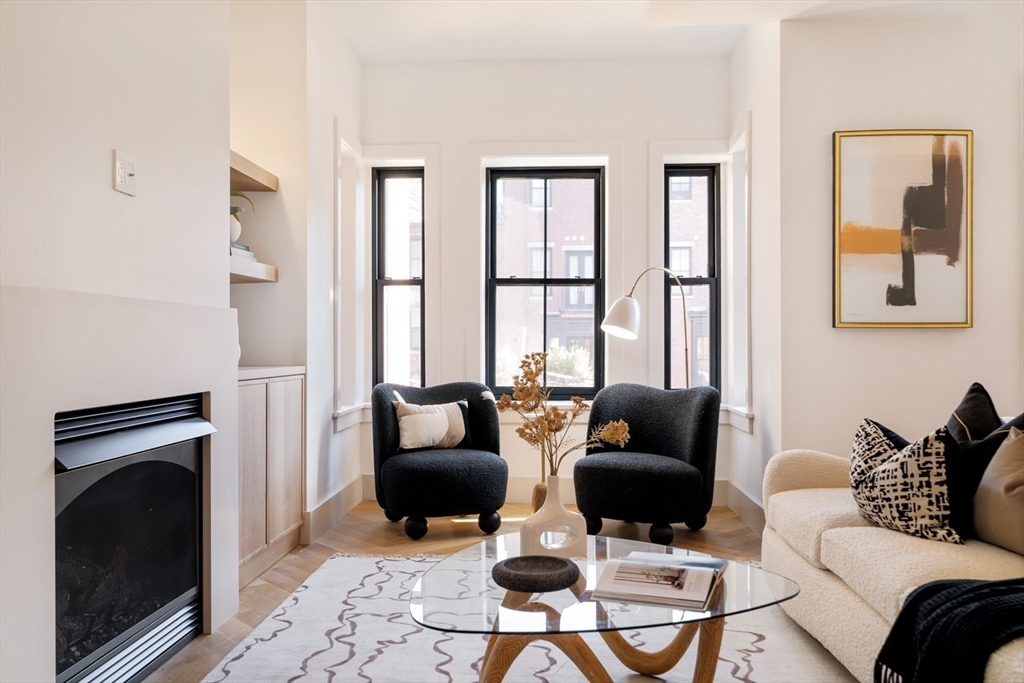 21 Wellington St # 2