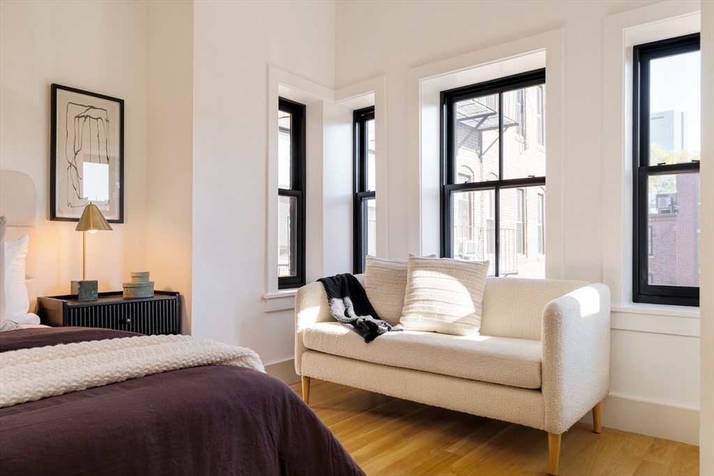 21 Wellington St # 2