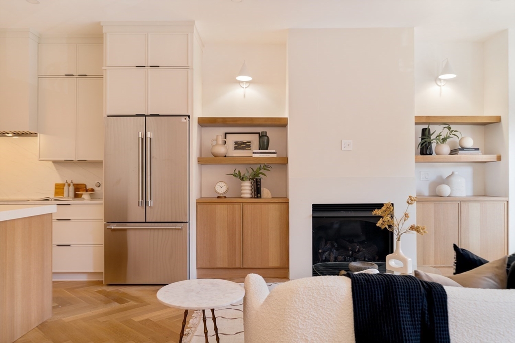 21 Wellington St # 2