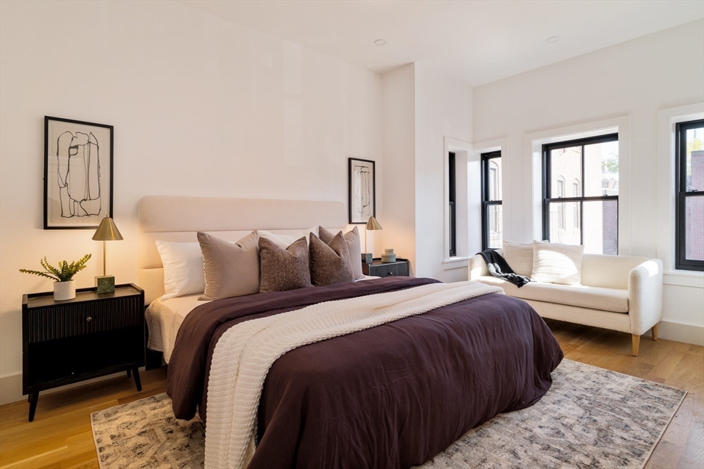 21 Wellington St # 2