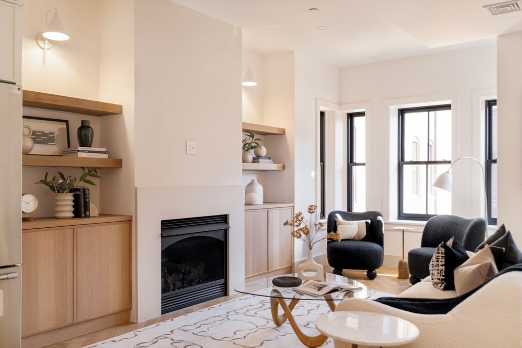 21 Wellington St # 2